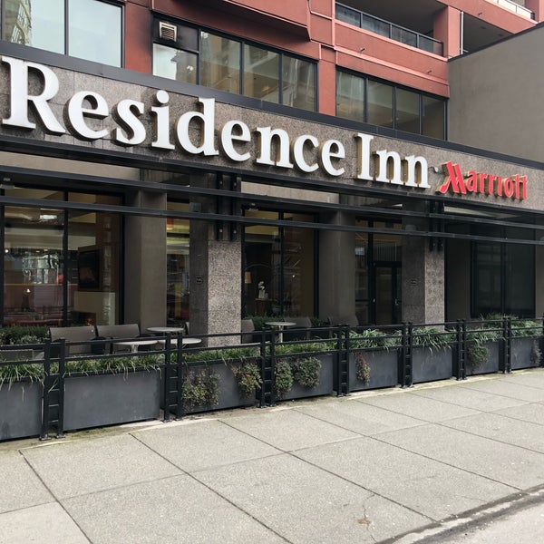Foto tirada no(a) Residence Inn by Marriott Vancouver Downtown por Kim L. em 3/16/2019