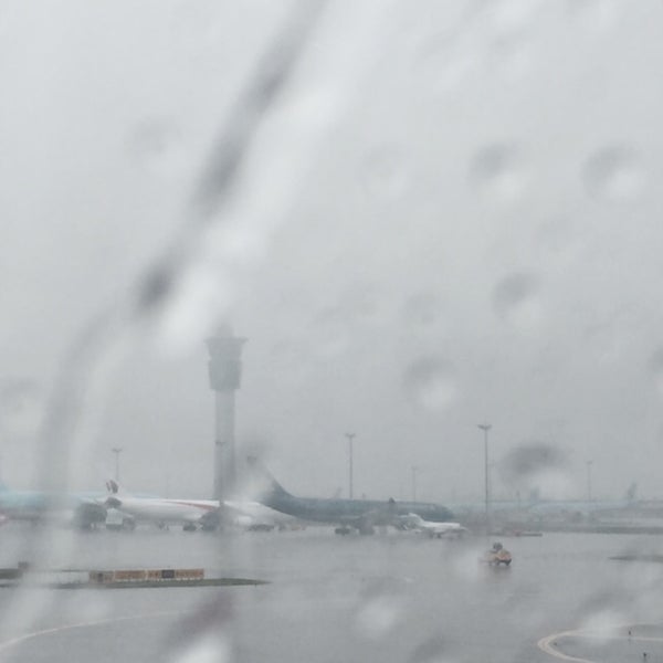 Foto diambil di Bandar Udara Internasional Incheon (ICN) oleh 종희 윤. pada 7/24/2015