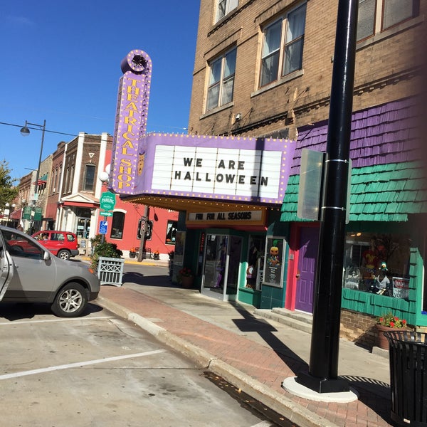 Theatrical Shop Vintage and Thrift Store in West Des Moines