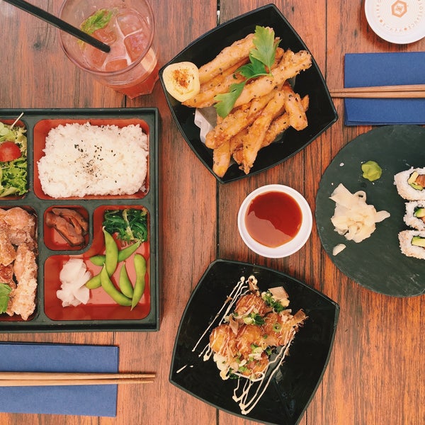 Foto tirada no(a) Hashi Japanese Kitchen por Kirsty L. em 6/26/2016