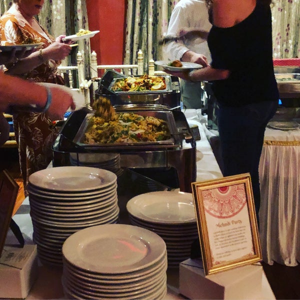 Foto tomada en Nirvana Indian Cuisine  por Denise H. el 3/28/2019