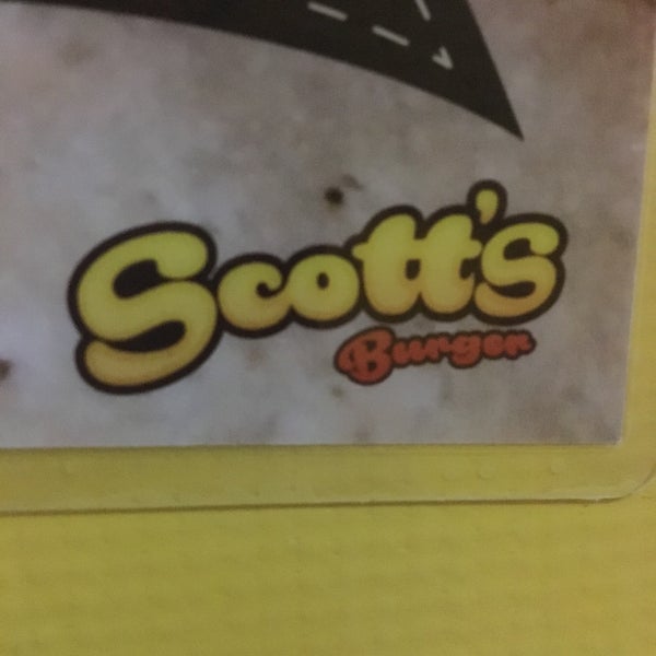 Photo taken at Scott&#39;s Burger by Victor C. on 12/10/2016