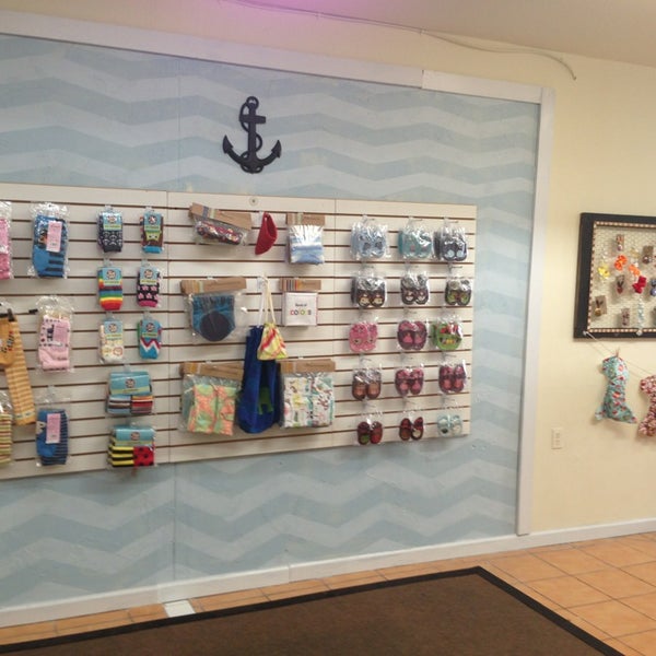 Sailors and Sparrows is a fun new boutique located in the historic Springfield neighborhood. Geared toward environmentally conscious families.
