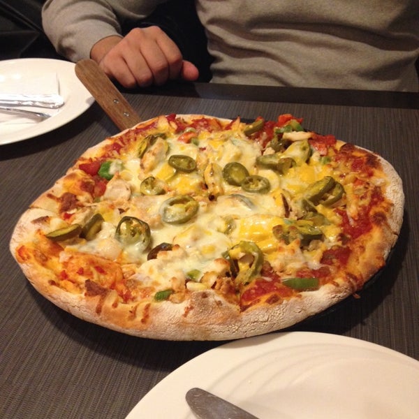 Foto tirada no(a) Pizzeria por Rein A. em 2/8/2014