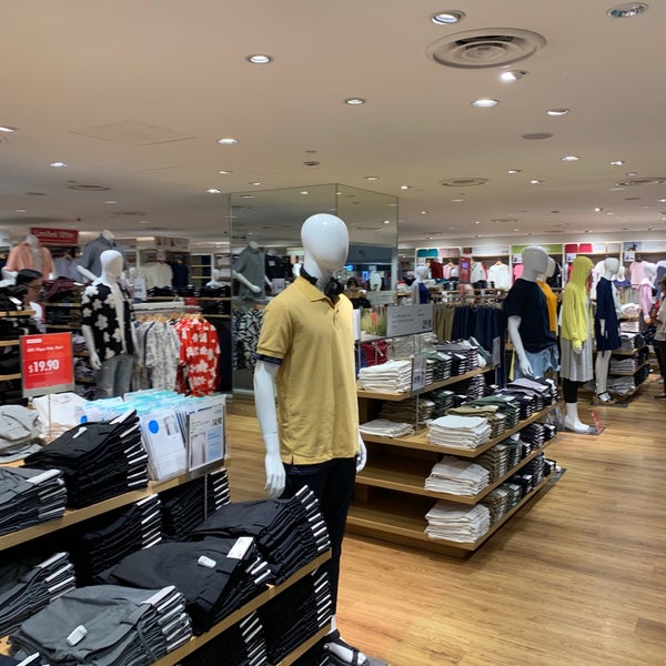 uniqlo at nex