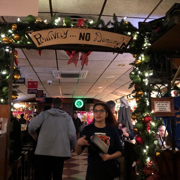 Foto diambil di Twin Anchors Restaurant &amp; Tavern oleh ᴡ T. pada 12/31/2018