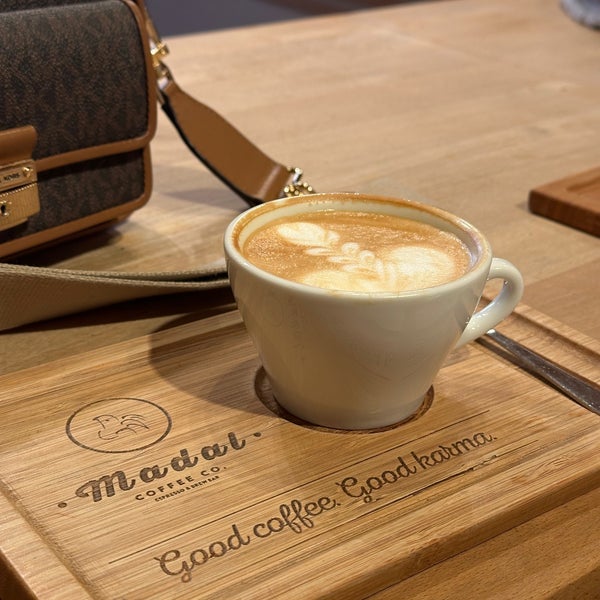 รูปภาพถ่ายที่ Madal Cafe - Espresso &amp; Brew Bar โดย Sophie เมื่อ 12/3/2023