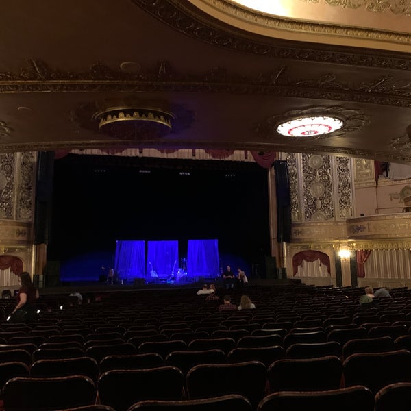 Foto tomada en Warner Theatre  por Eric B. el 10/14/2019
