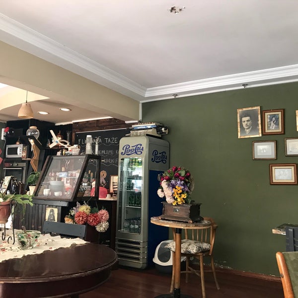 9/25/2018에 Gamze G.님이 80ler Cafe에서 찍은 사진
