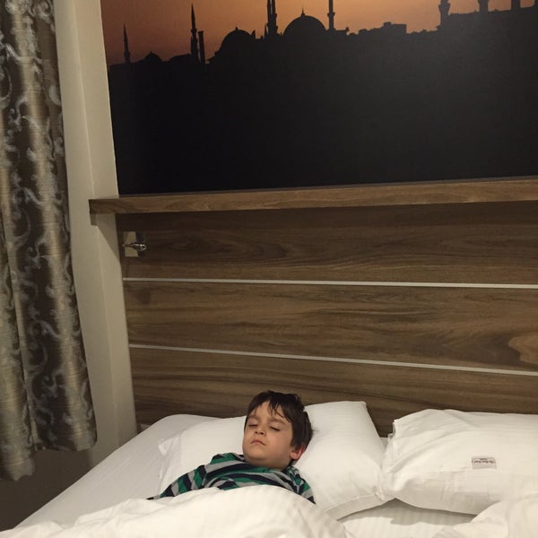 Foto tirada no(a) The Pera Hotel por Zeynep K. em 5/2/2015
