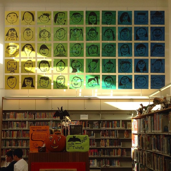 10/26/2014 tarihinde Kristen Jane D.ziyaretçi tarafından North Beach Branch Library'de çekilen fotoğraf