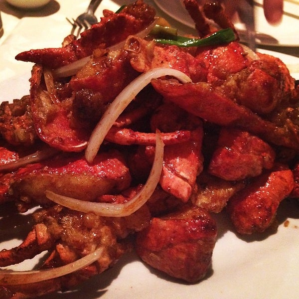 Photo taken at Wah Sing Seafood Restaurant by Franco C. on 5/10/2014