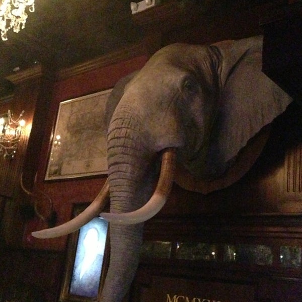 Foto tomada en Jekyll &amp; Hyde Club | Restaurant &amp; Bar  por Bill H. el 2/18/2013