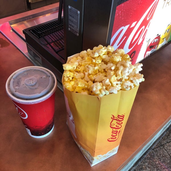 Regal Edwards Bakersfield 9000G Ming Avenue에서의 사진