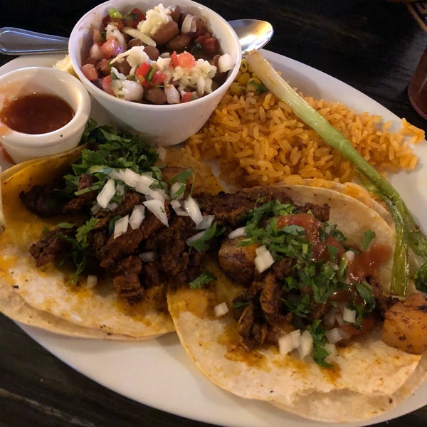Снимок сделан в Nuestro Mexico Restaurant пользователем Nick 5/27/2018