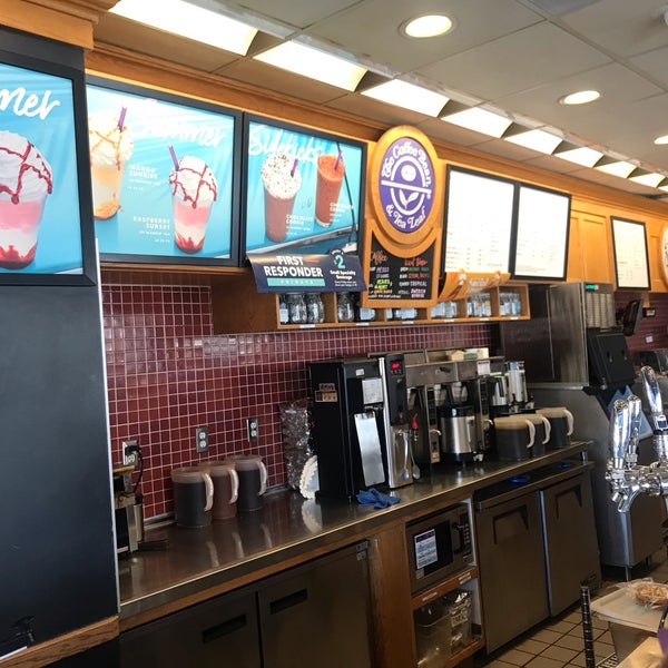 Photo taken at The Coffee Bean &amp; Tea Leaf by Mohammad A. on 6/19/2019