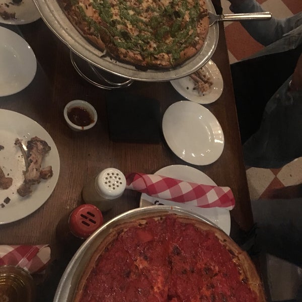 Photo prise au Pi Pizzeria par Saeed Q. le1/4/2019