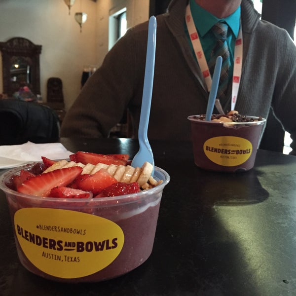 Photo taken at Blenders and Bowls by Isis Stephanie C. on 3/9/2015