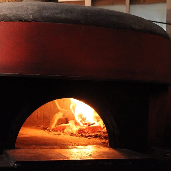 Excellent wood-oven pizza! Authentic Italian. Highly recommended.