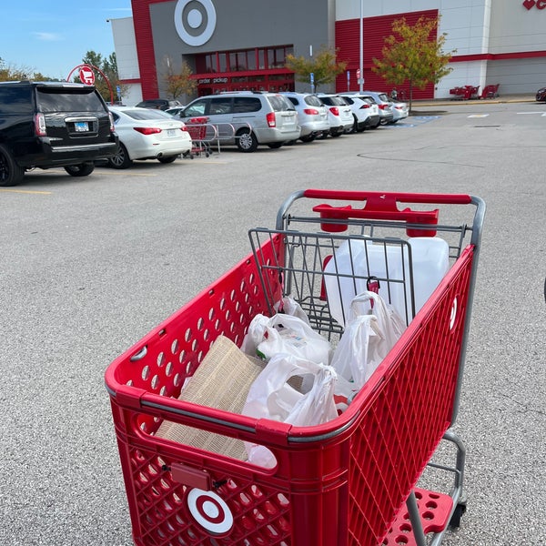 Target Saint Louis'te Hipermarket