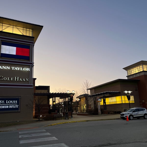 Welcome To St. Louis Premium Outlets® - A Shopping Center In Chesterfield,  MO - A Simon Property