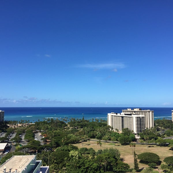 รูปภาพถ่ายที่ Holiday Inn Express Honolulu-Waikiki โดย Sayaka J. เมื่อ 7/31/2017