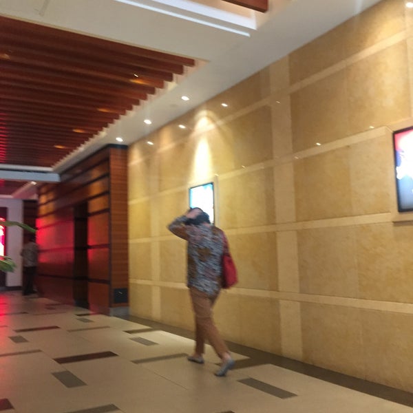 Waikiki Business Plaza Waikiki 2270 Kalakaua Ave