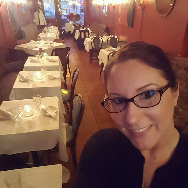 Foto tomada en Pasta Tree Restaurant &amp; Wine Bar  por Dreia P. el 2/10/2017