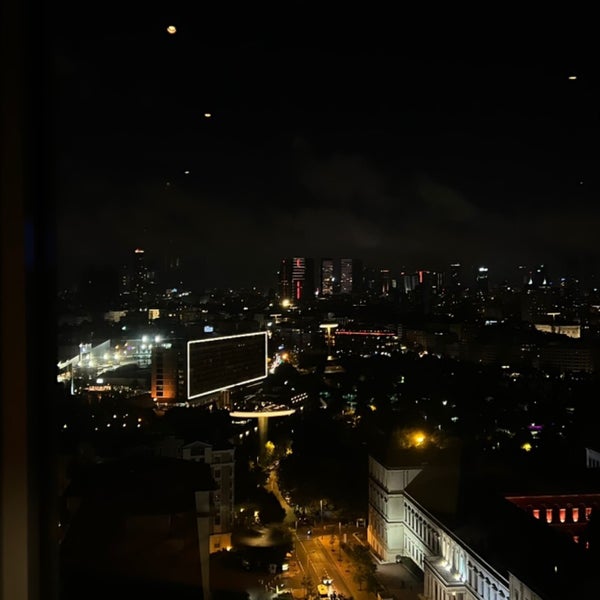 Photo taken at City Lights Restaurant &amp; Bar InterContinental Istanbul by jassim ⛽. on 7/29/2022
