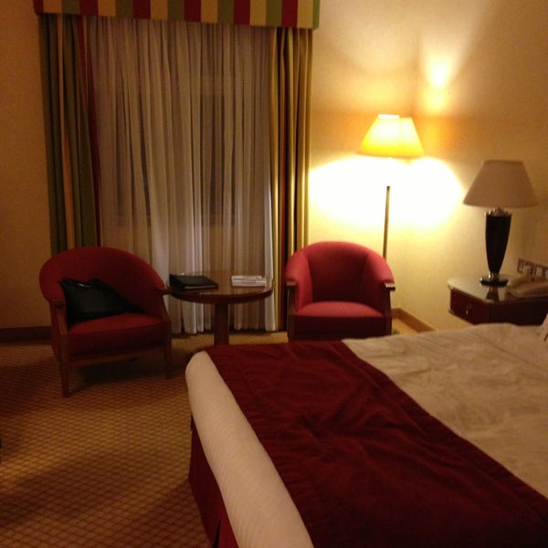 รูปภาพถ่ายที่ Bexleyheath Marriott Hotel โดย Ismagul I. เมื่อ 6/20/2013