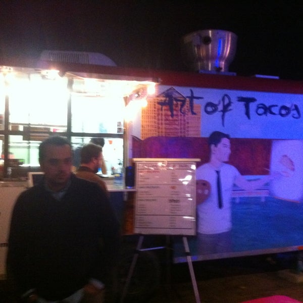 รูปภาพถ่ายที่ Art of Tacos โดย Ajit S. เมื่อ 3/11/2013