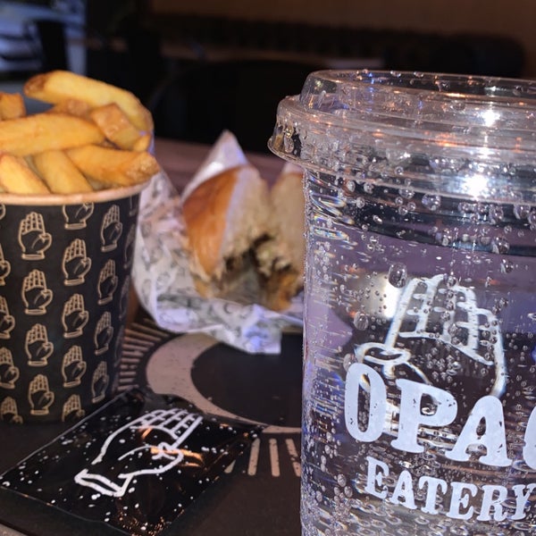 Foto tirada no(a) OPAQ Eatery por Mohammad ♏. em 6/2/2022