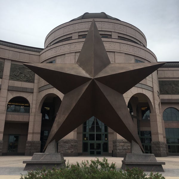 Снимок сделан в Bullock Texas State History Museum пользователем Leslie G. 3/4/2019