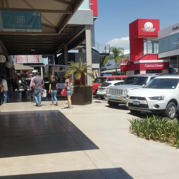 Foto tirada no(a) MULZA Outlet del Calzado por Myrna O. em 3/25/2018