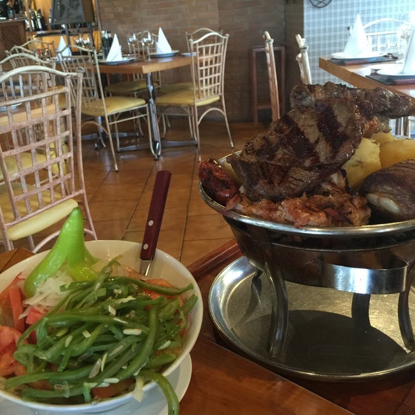 8/5/2015 tarihinde Mimí C.ziyaretçi tarafından Restaurante Los Ganaderos'de çekilen fotoğraf