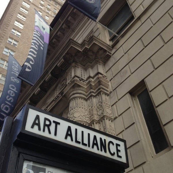 3/16/2013 tarihinde Evan Y.ziyaretçi tarafından Philadelphia Art Alliance'de çekilen fotoğraf