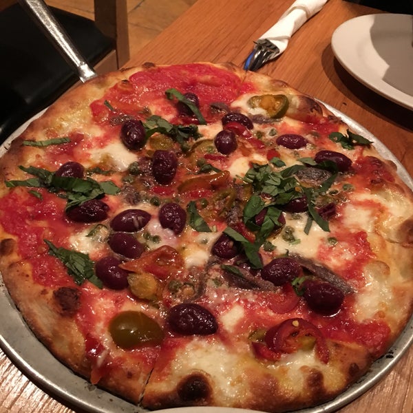 9/9/2019 tarihinde Sun B.ziyaretçi tarafından Adrienne&#39;s Pizza Bar'de çekilen fotoğraf