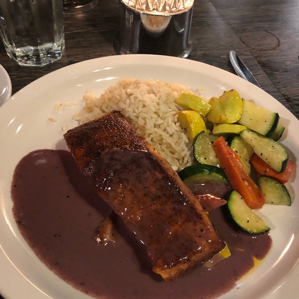 Photo taken at Alamo Square Seafood Grill by Nancy C. on 1/5/2019