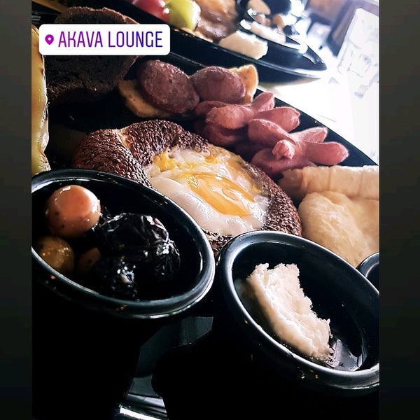 Foto scattata a Akava Lounge Food &amp; Drink da Vildan S. il 9/8/2020