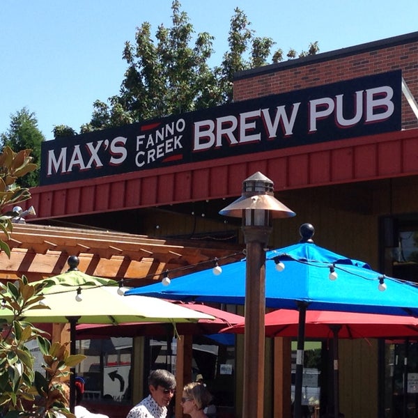 Photo taken at Max&#39;s Fanno Creek Brew Pub by Andrew R. on 8/17/2014