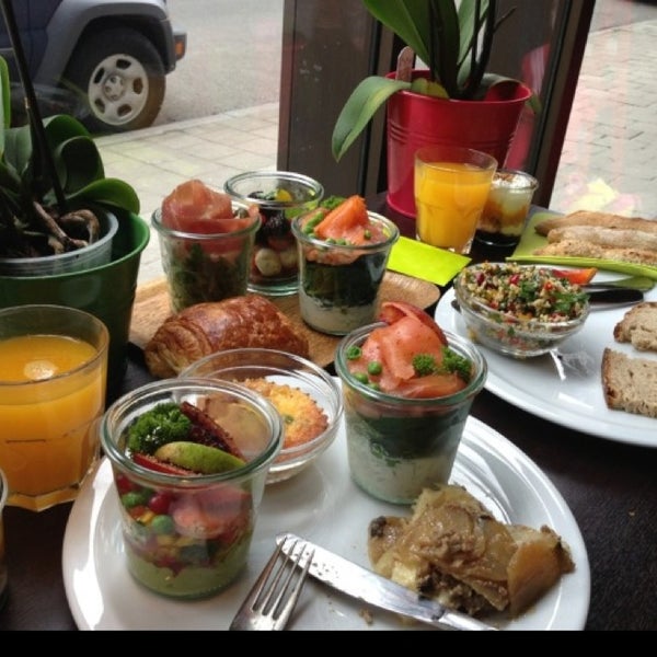 7/31/2013 tarihinde Erol S.ziyaretçi tarafından Café Moulu'de çekilen fotoğraf