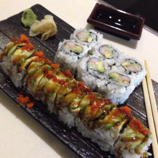 Foto tirada no(a) Fusion Fire Asian Fondue &amp; Sushi Bar por Breyana M. em 11/21/2013