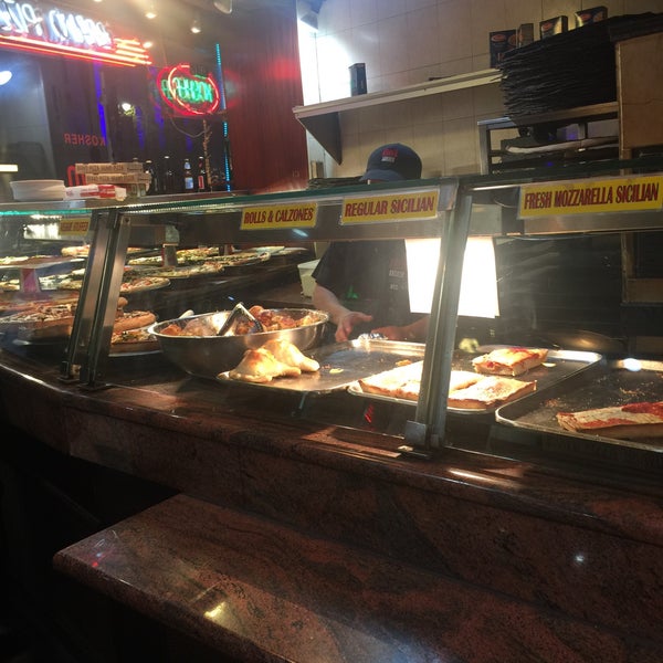 10/27/2015にRon C.がBravo Pizzaで撮った写真