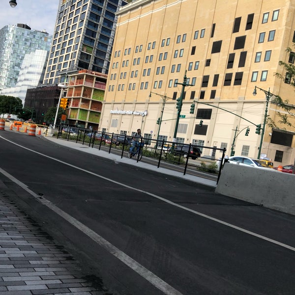 Manhattan Mini Storage Chelsea 520 W 17th St