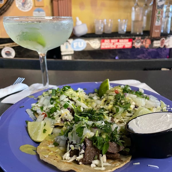 Снимок сделан в VIP Lounge &amp; Mexican Restaurant пользователем Josh Z. 10/27/2023