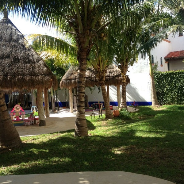 Photo taken at Mestizo&#39;s | Restaurante Mexicano Cancun | Cancun Mexican Restaurant by Bernardo R. on 4/6/2013