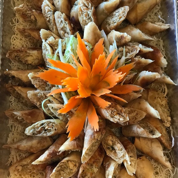 Foto tomada en Mango Thai Cuisine  por Anne N. el 6/19/2018