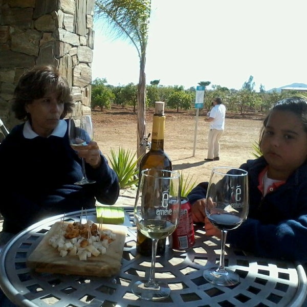 Photo taken at Vinicola Émeve - De los mejores vinos del Valle de Guadalupe by Laura A. on 3/31/2013