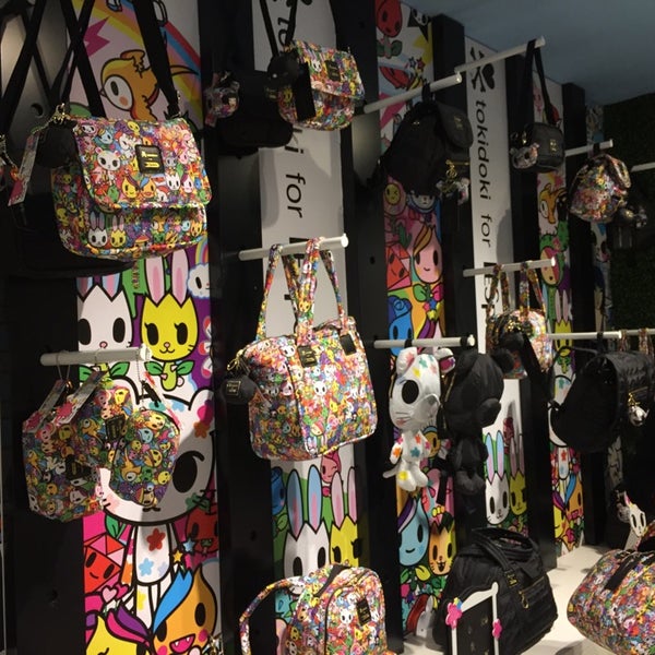 LeSportsac Upper East Side 1065 Madison Ave