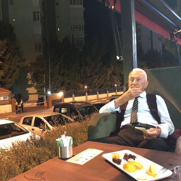 Foto tirada no(a) Cafe inn por Orhan Ç. em 6/13/2018